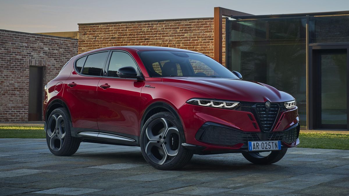 Skoro se na něj zapomnělo, přitom skvěle vypadá a pořád ho koupíte s nafťákem. Alfa restartuje své SUV důkladnou modernizací